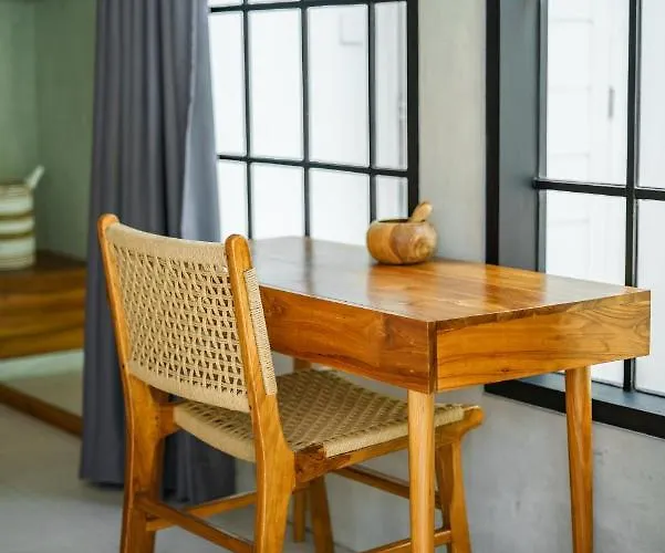 Mellow - Lovely 2 Bdr Close To The In !